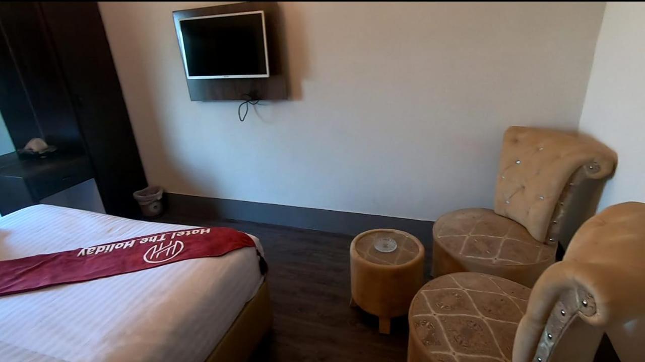 Hotel The Holiday Lahore Bagian luar foto