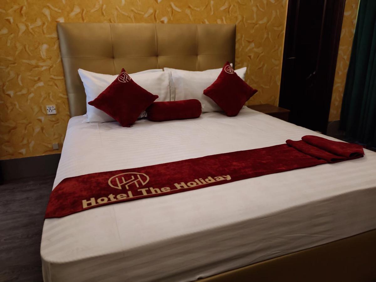 Hotel The Holiday Lahore Bagian luar foto