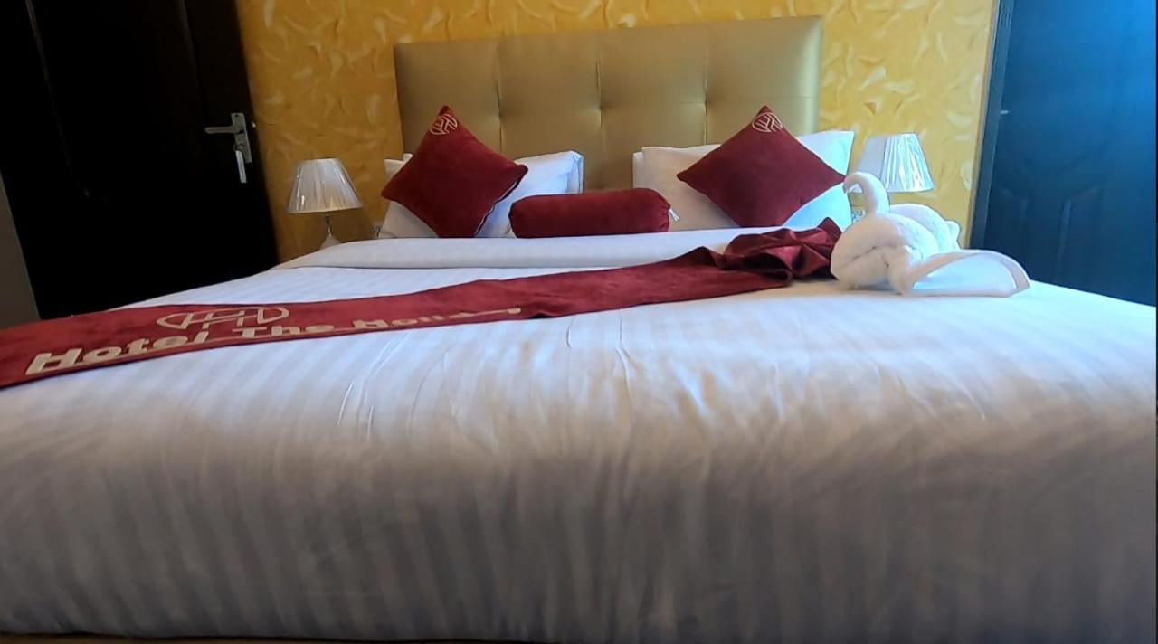 Hotel The Holiday Lahore Bagian luar foto