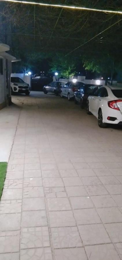 Hotel The Holiday Lahore Bagian luar foto