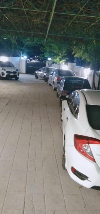 Hotel The Holiday Lahore Bagian luar foto