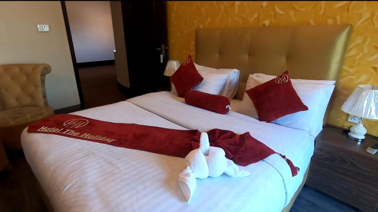 Hotel The Holiday Lahore Bagian luar foto